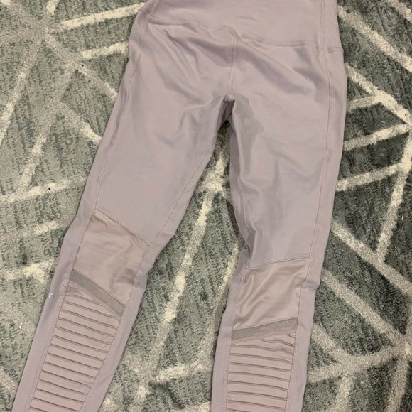 Alo Yoga Moto Legging - Picture 4 of 8